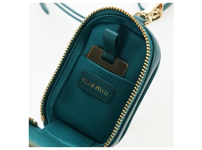 Miu Miu Matelasse Neck Mini Pouch Leather Green Gold Tone Auth 167613M Verde - vista 28