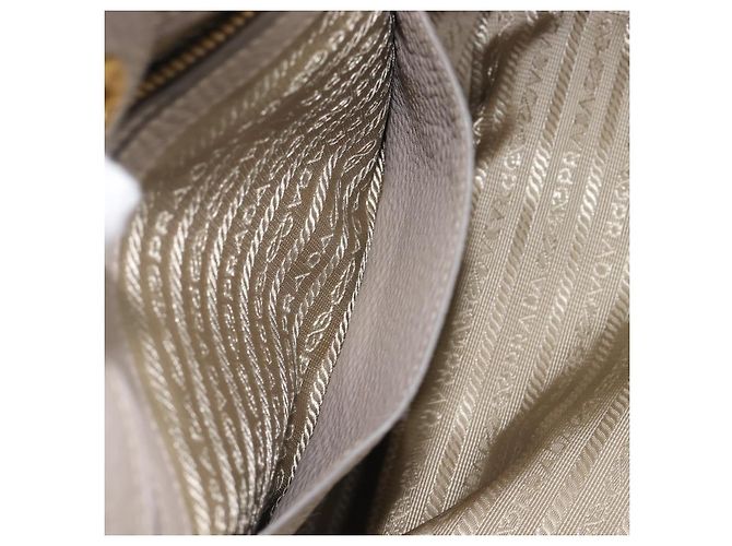 Saco Tote PRADA em couro Taurillon Clemence Cinza Gold Auth am12588V Marrom Dourado - vista 25