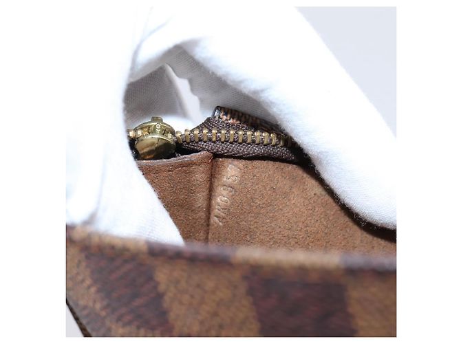LOUIS VUITTON Damier Ebene Marais Pouch LV Auth 201498A - vista 12