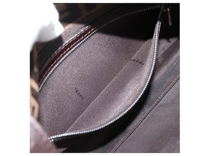 Borsa a tracolla FENDI Zucca Canvas Mamma Baguette Nero Marrone Auth 203886V - vista 24
