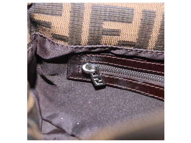Borsa a tracolla FENDI Zucca Canvas Mamma Baguette Marrone Nero Auth 204131V - vista 26