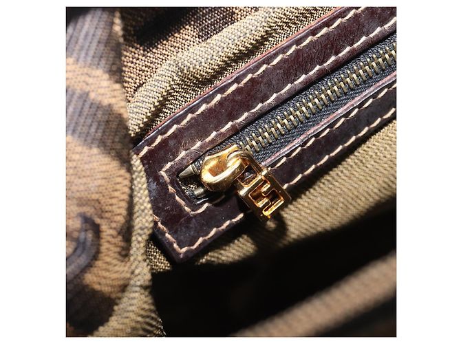 Borsa a tracolla FENDI Zucca Canvas Mamma Baguette Nero Marrone Auth 204132V - vista 24