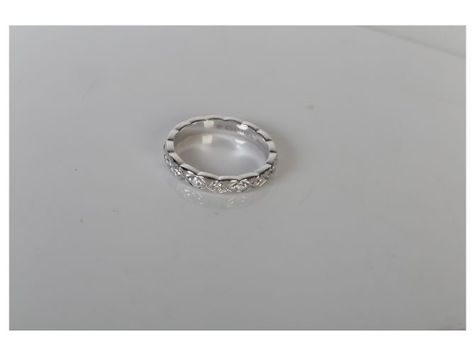 Anillo Chanel Mini Modelo Coco Crush en Oro Blanco y Diamantes - vista 5