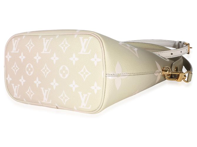 Louis Vuitton Sunset Kaki Monogram Giant Spring In The City Marshmallow Hobo Beige - vista 6
