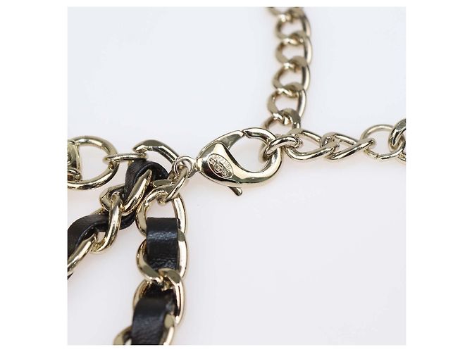 Chanel Gürtel mit Kette aus schwarzem Emaille und Lammleder mit goldfarbenem CC-Herz aus Metall - Ansicht 4