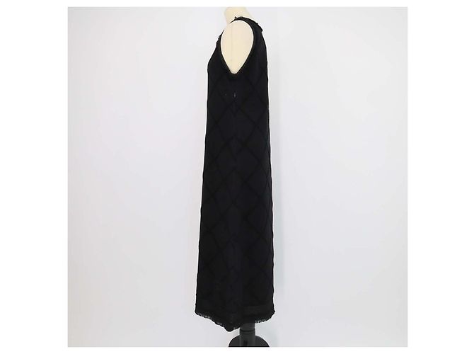 Chanel Ärmelloses Maxi-Kleid aus gestepptem Baumwollstrick in Schwarz mit CC-Logo - Ansicht 2