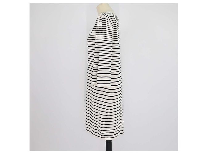Chanel Mini-Kleid aus Strick, elfenbein-schwarz gestreift, CC Pearl Rundhalsausschnitt Weiß - Ansicht 2