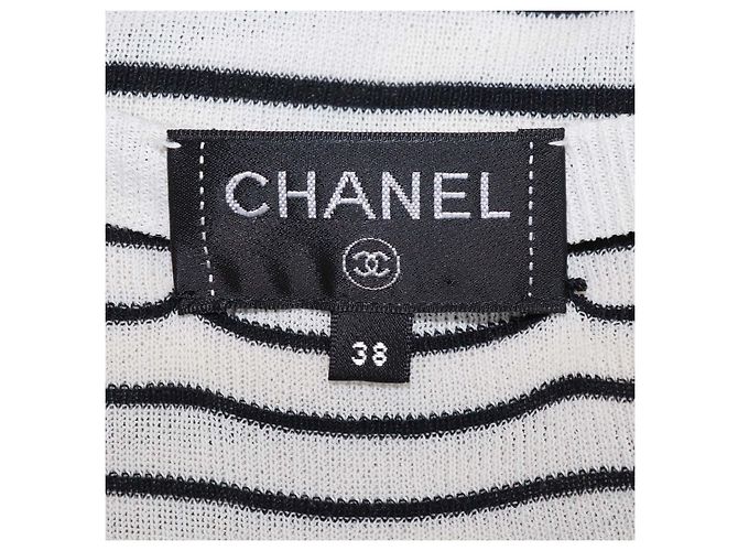 Chanel Mini-Kleid aus Strick, elfenbein-schwarz gestreift, CC Pearl Rundhalsausschnitt Weiß - Ansicht 5