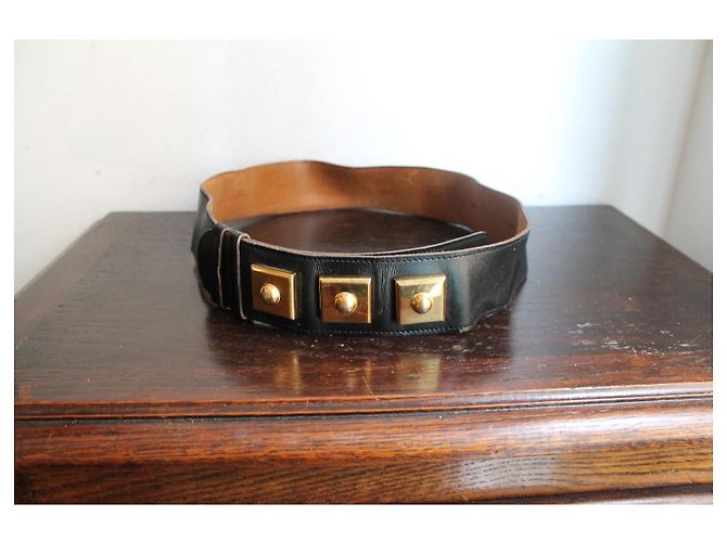 Hermès High-Waist Gürtel aus schwarzem Leder mit Goldknöpfen Golden - Ansicht 2