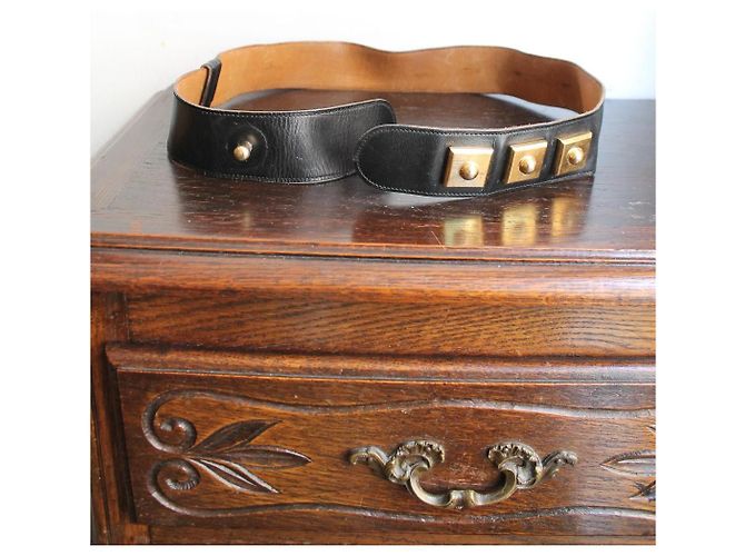 Hermès High-Waist Gürtel aus schwarzem Leder mit Goldknöpfen Golden - Ansicht 6