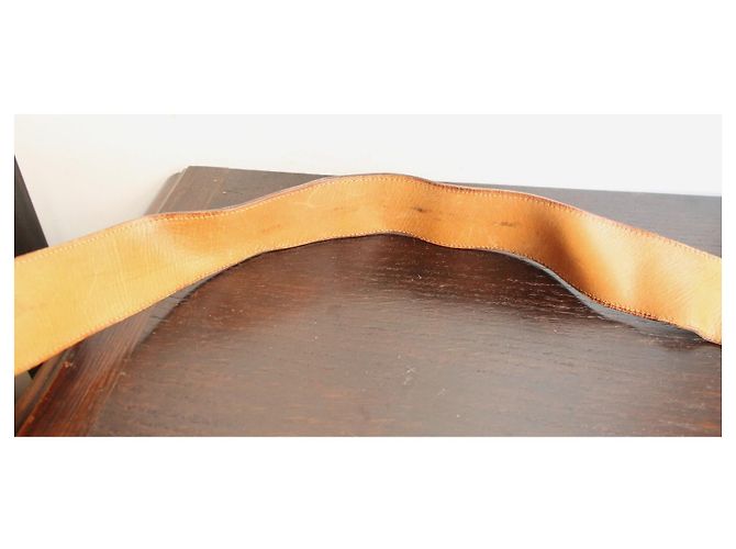 Hermès High-Waist Gürtel aus schwarzem Leder mit Goldknöpfen Golden - Ansicht 9