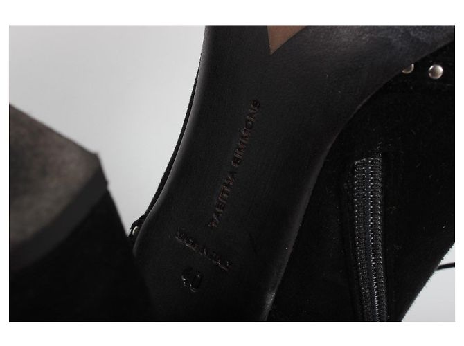 Tabitha Simmons Stivaletti in suede nero con borchie - vista 16