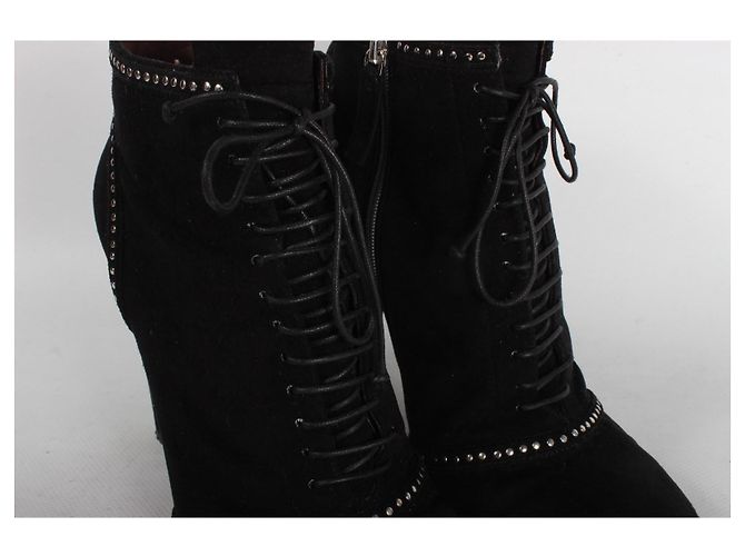 Tabitha Simmons Stivaletti in suede nero con borchie - vista 8