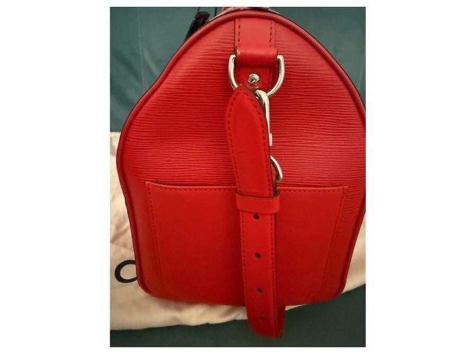 Louis Vuitton x Supreme Keepall Bandoulière 45 Borsa da Viaggio Pelle Epi Rossa Rosso - vista 13