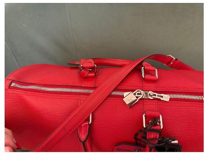 Louis Vuitton x Supreme Keepall Bandoulière 45 Borsa da Viaggio Pelle Epi Rossa Rosso - vista 4