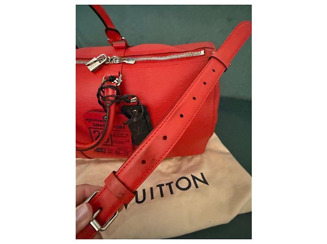 Louis Vuitton x Supreme Keepall Bandoulière 45 Borsa da Viaggio Pelle Epi Rossa Rosso - vista 5