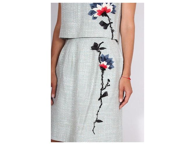 Autre Marque Natasha Glazkova Couture Hellblauer Tweed-Rockanzug Schwarz Weiß Rot - Ansicht 8