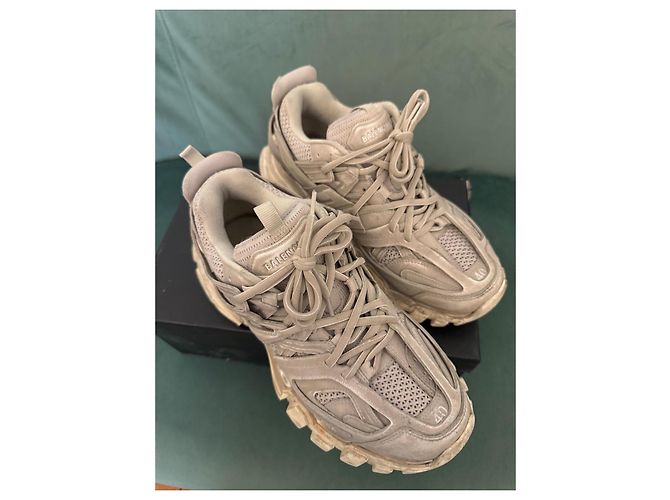 Balenciaga Track Sneakers Beige - vista 2