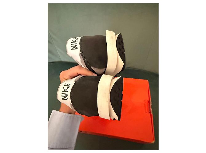 Nike x Sacai LDWaffle Sneakers Grey Black White - view 14