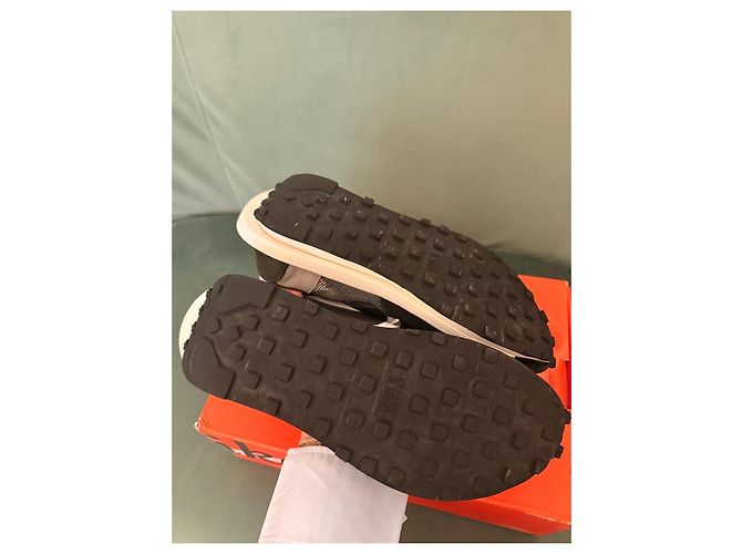 Nike x Sacai LDWaffle Sneakers Grey Black White - view 15