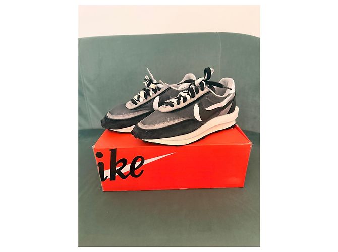 Nike x Sacai LDWaffle Sneakers Grey Black White - view 9