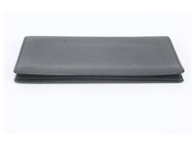 Louis Vuitton Taiga Bi-fold Long Wallet in Ardoise Leather Grey - view 4