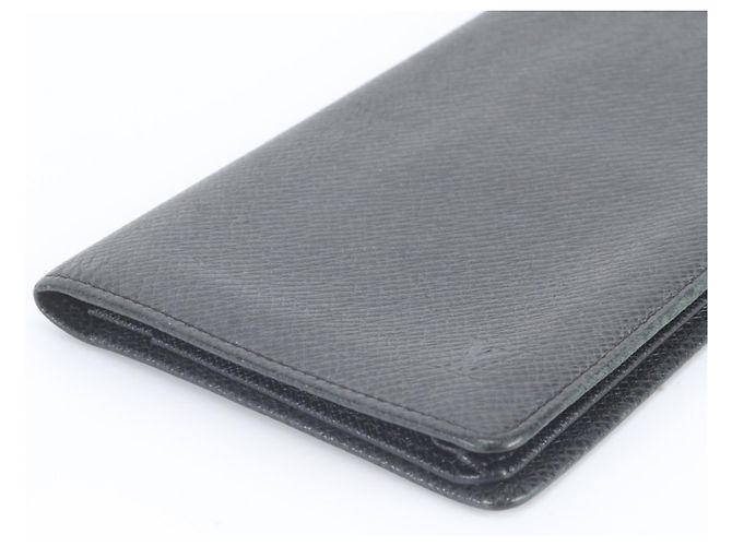 Louis Vuitton Taiga Bi-fold Long Wallet in Ardoise Leather Grey - view 5