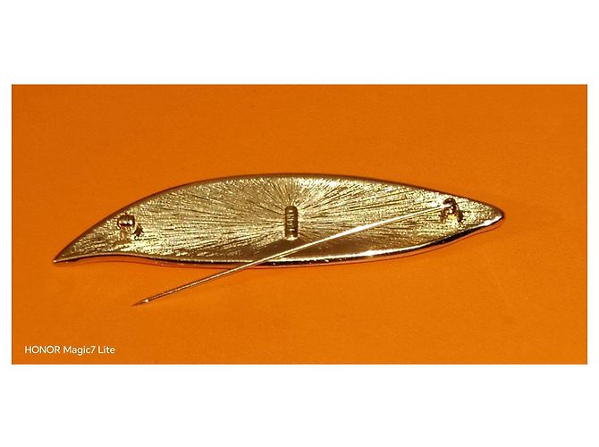 Autre Marque Monet Blattbrosche Vergoldet mit weißem Emaille Golden - Ansicht 2
