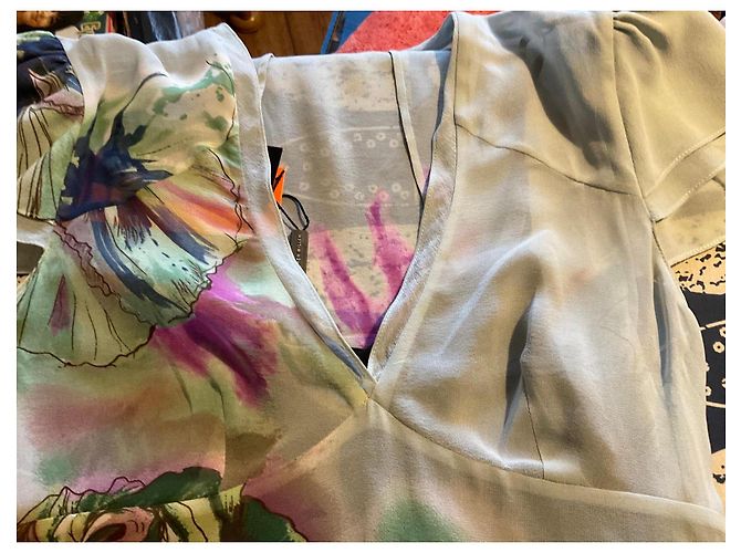 Karen Millen Blusa de seda con estampado floral Rosa Blanco Azul Verde - vista 4