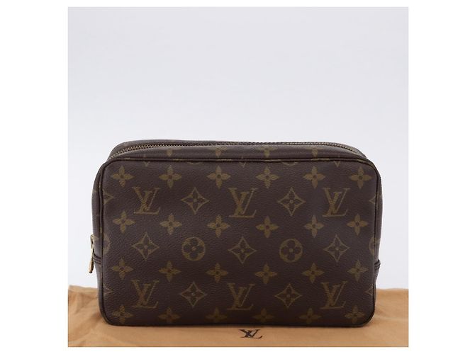 LOUIS VUITTON Monogram Trousse Toilette 23 Clutch Bag M47524 LV - vista 12