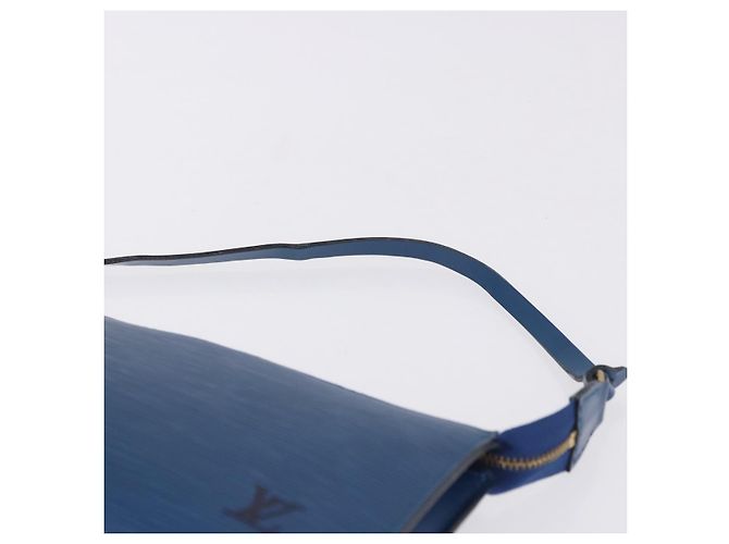 LOUIS VUITTON Epi Pochette Accessoires Pouch Blue M52985 LV - vista 8