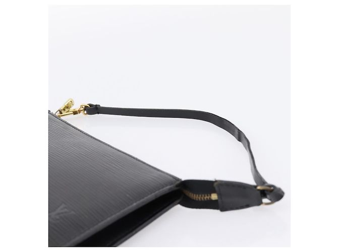 LOUIS VUITTON Epi Pochette Accessoires Pouch Black M52982 LV - vista 8