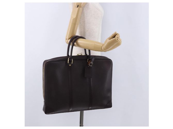 LOUIS VUITTON Taiga Porte Documents Voyage Bag Acajou M30635 LV - vista 25
