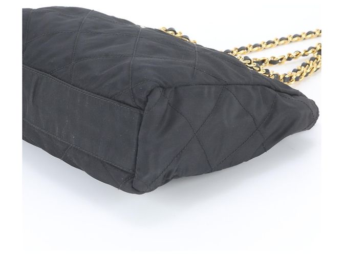 Borsa a tracolla in pelle e nylon Tessuto Prada con logo triangolare e catena Nero - vista 4
