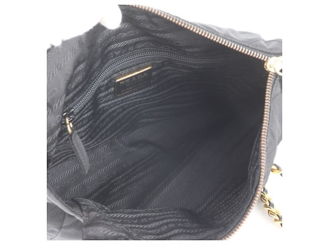 Borsa a tracolla in pelle e nylon Tessuto Prada con logo triangolare e catena Nero - vista 7