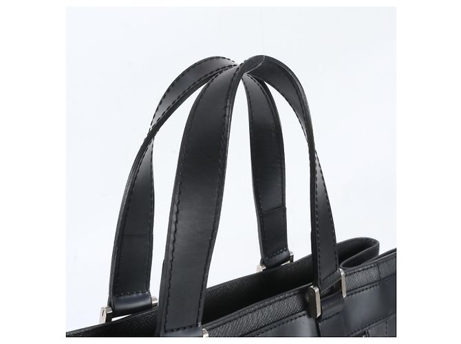 Sac cabas en cuir Louis Vuitton Taiga Kasbek PM Gris - vue 2