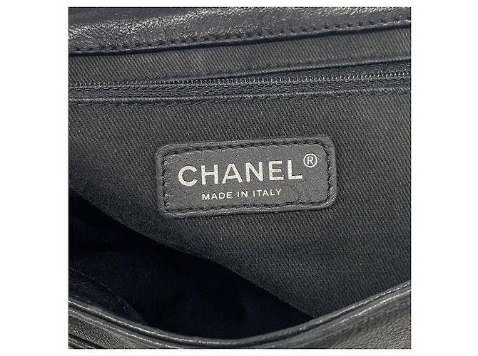 Bolsa de ombro Chanel em couro preto - vista 5
