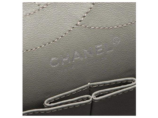 Borsa a tracolla Chanel 2.55 Matelassé Maxi Double Flap Marrone Bordò - vista 4