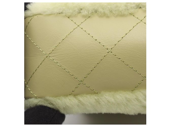 Borsa a tracolla Chanel 2.55 Matelassé Mademoiselle con catena Verde - vista 8