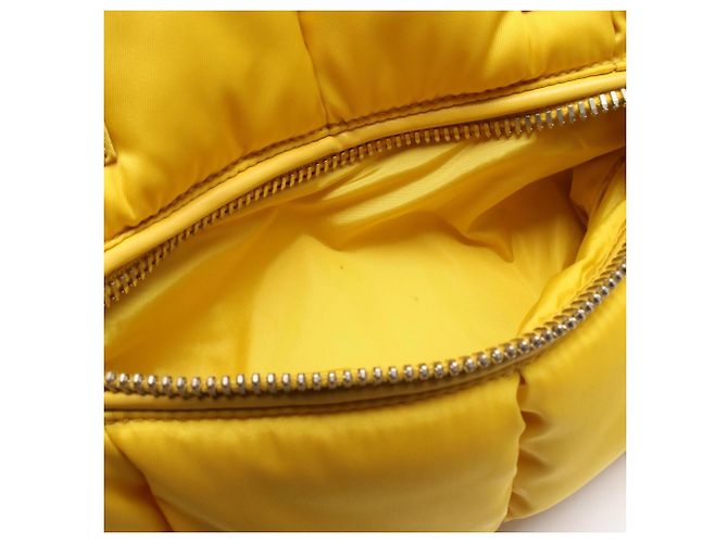 Bolso Prada Bomber amarillo de nylon y cuero - vista 10