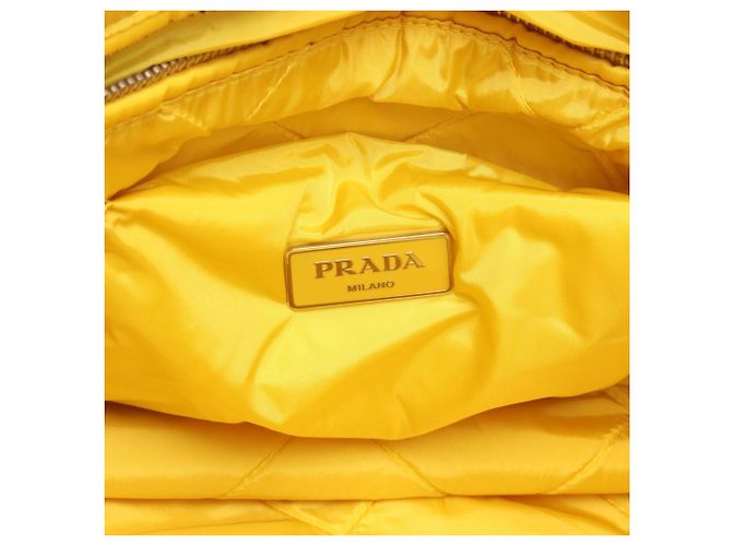 Bolso Prada Bomber amarillo de nylon y cuero - vista 4