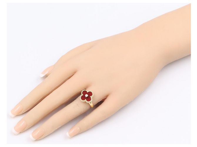 Van Cleef & Arpels Vintage Alhambra Ring aus Karneol und Diamanten Golden Bordeaux - Ansicht 7