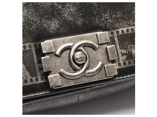 Chanel Boy Schultertasche mit antik-silberner Hardware Schwarz - Ansicht 6