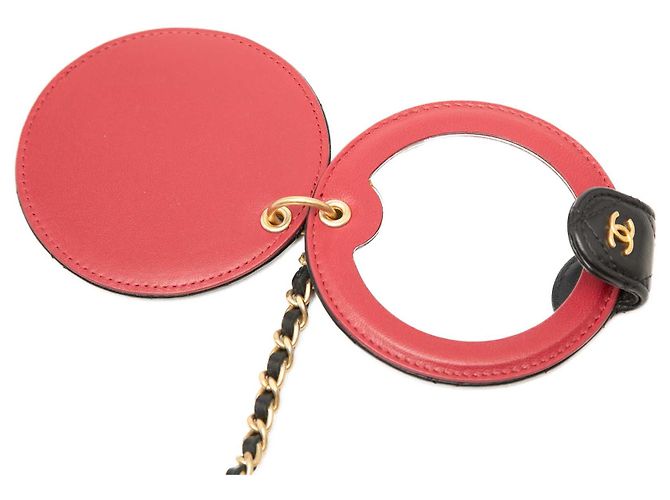Chanel Wristlet Multi Pouches in Lambskin Matelassé Nero con Corona di Perle CC - vista 7