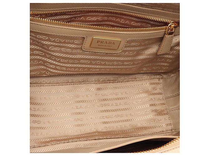 Bolsa Satchel Prada Re Edition 1978 em Re Nylon Bege com Acabamentos em Saffiano - vista 3