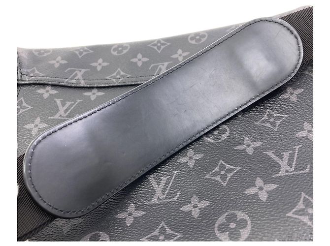 Sac à bandoulière Louis Vuitton Monogram Eclipse Messenger Voyage Monogramme - vue 12