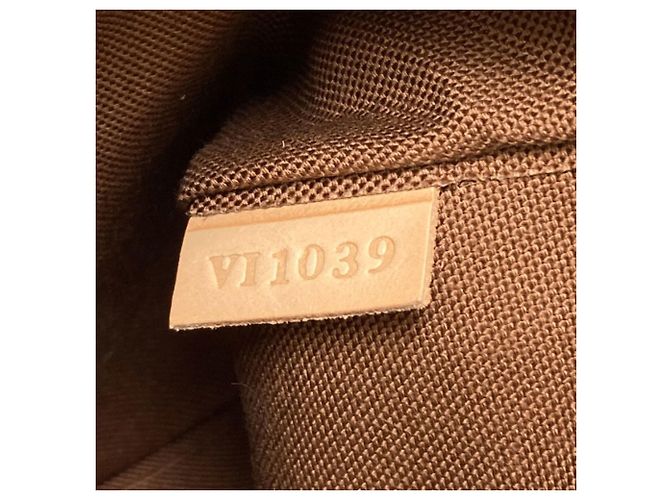 Louis Vuitton Odeon MM Shoulder Bag Monogram - view 7