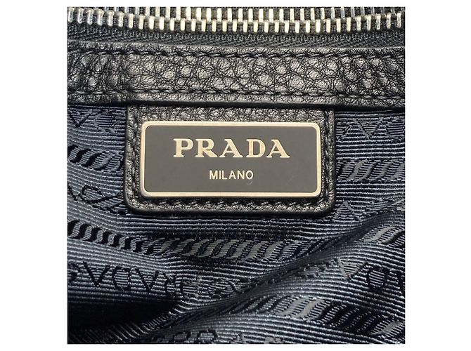 Sac à épaule Prada avec logo métallique Noir - vue 6