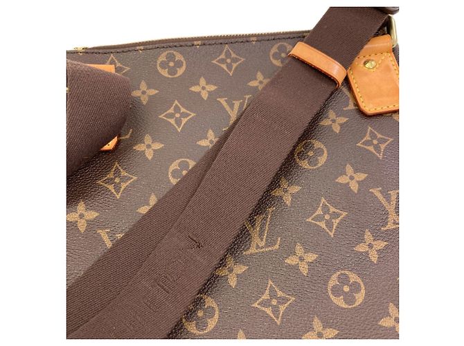 Louis Vuitton M40524 Pochette Valmy Shoulder Bag Monogramma - vista 11