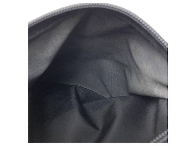 Prada Schultertasche aus schwarzem Nylon - Ansicht 10